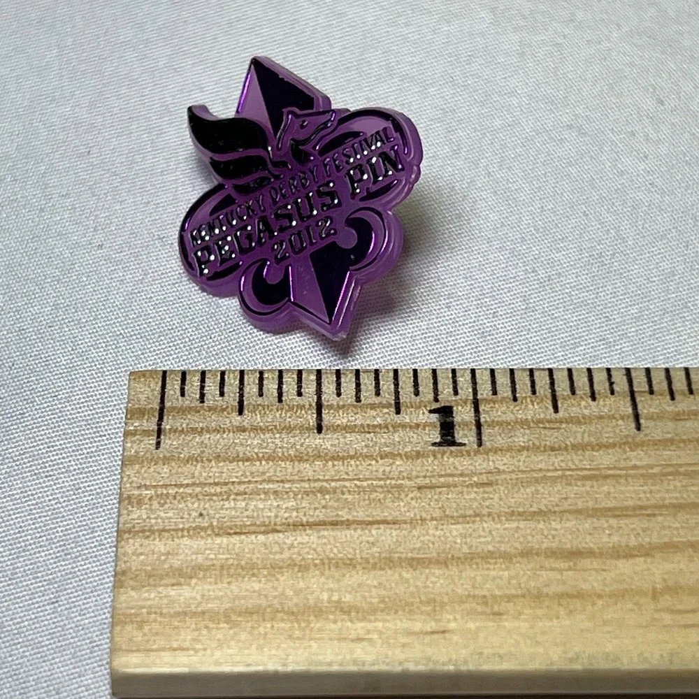 Kentucky Derby Festival Pegasus Pin 2012 Purple Plastic‎ vintage Churchill Downs
